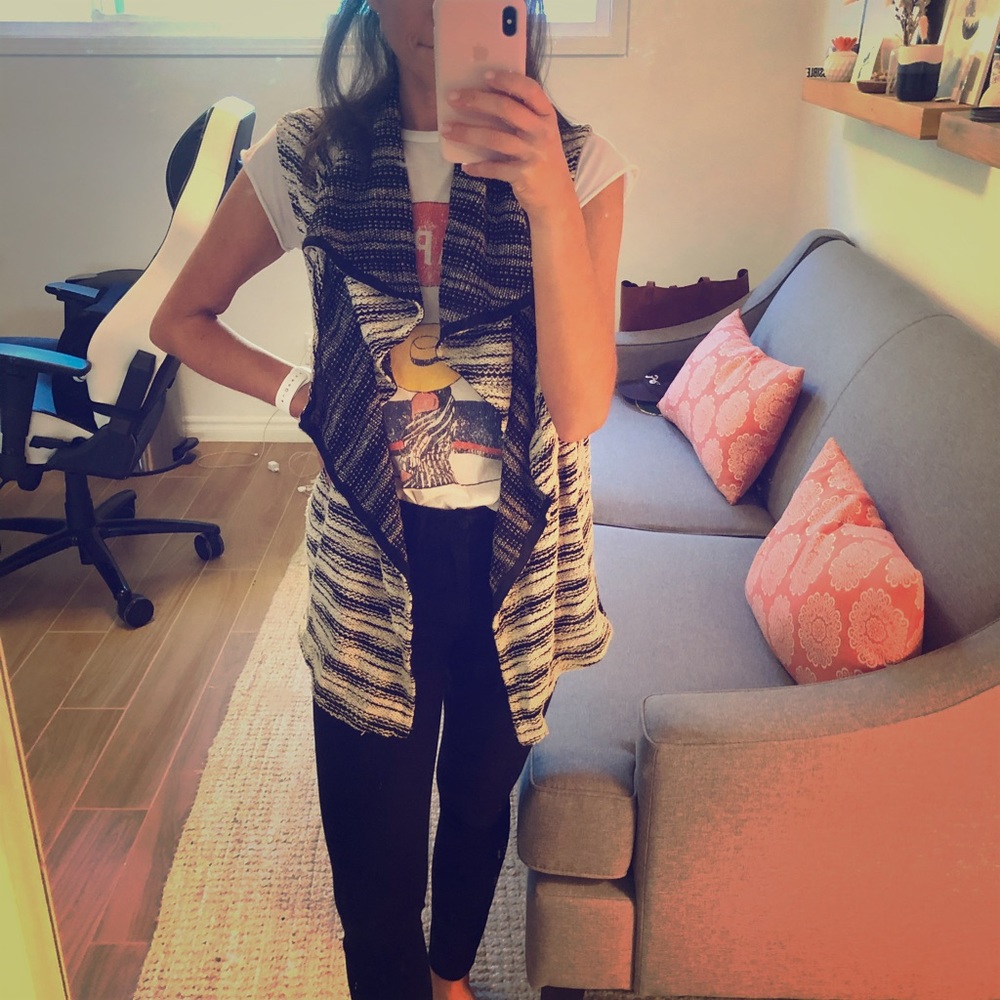 Sleeveless shawl vest